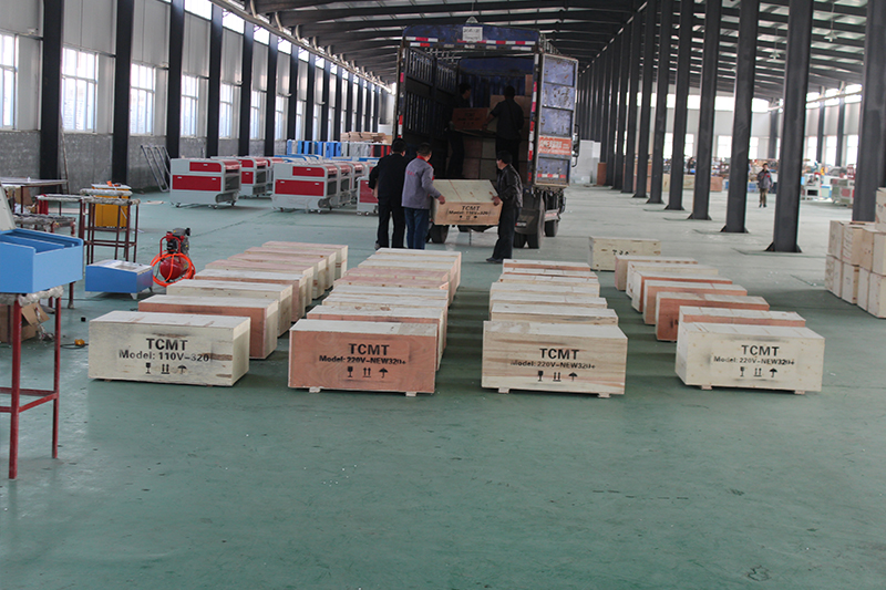 激光雕刻机发货现场